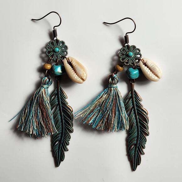 Free People Jewelry - Coastal Drift Boho Flower Shell Earrings